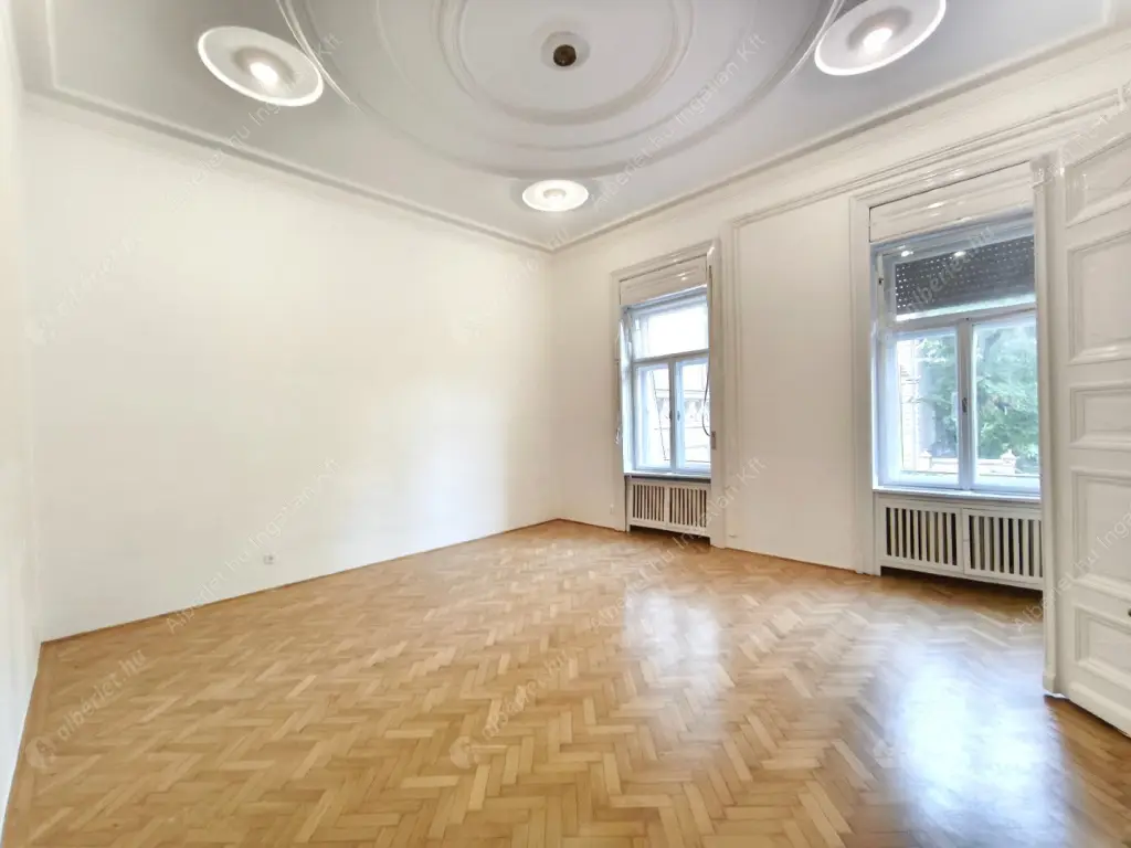 Kiadó albérlet 320000 Ft/hó áron: Budapest, VIII. kerület  Lőrinc pap tér. Mérete: 98 nm, 2 szobás | Alberlet.hu - 6625188