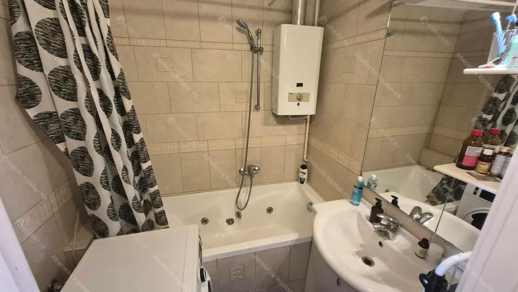 Kiadó albérlet 259000 Ft/hó áron: Budapest, VIII. kerület  Luther utca. Mérete: 55 nm, 2 szobás | Alberlet.hu - 6670336