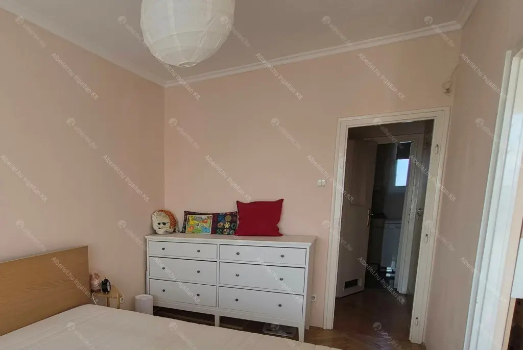 Kiadó albérlet 259000 Ft/hó áron: Budapest, VIII. kerület  Luther utca. Mérete: 55 nm, 2 szobás | Alberlet.hu - 6691432