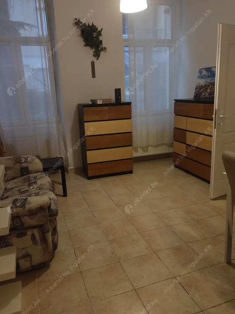 Kiadó albérlet 190000 Ft/hó áron: Budapest, VIII. kerület  Mária utca. Mérete: 30 nm, 1 szobás | Alberlet.hu - 6583117