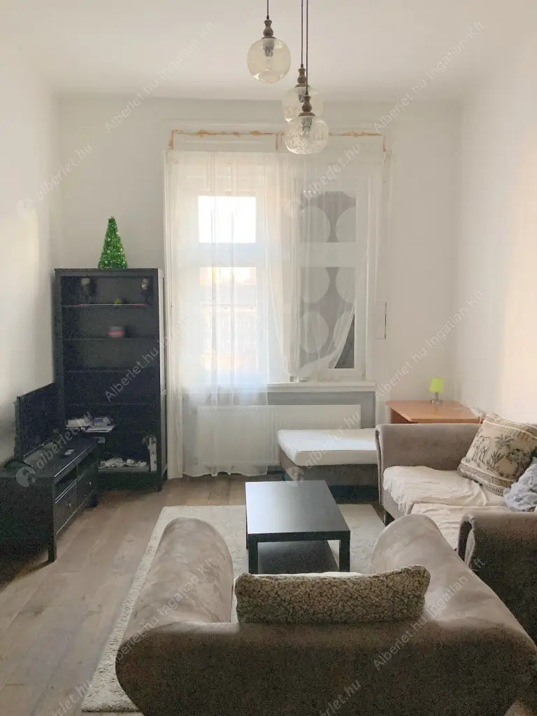 Kiadó albérlet 240000 Ft/hó áron: Budapest, VIII. kerület  Mátyás tér. Mérete: 50 nm, 2 szobás | Alberlet.hu - 6587050