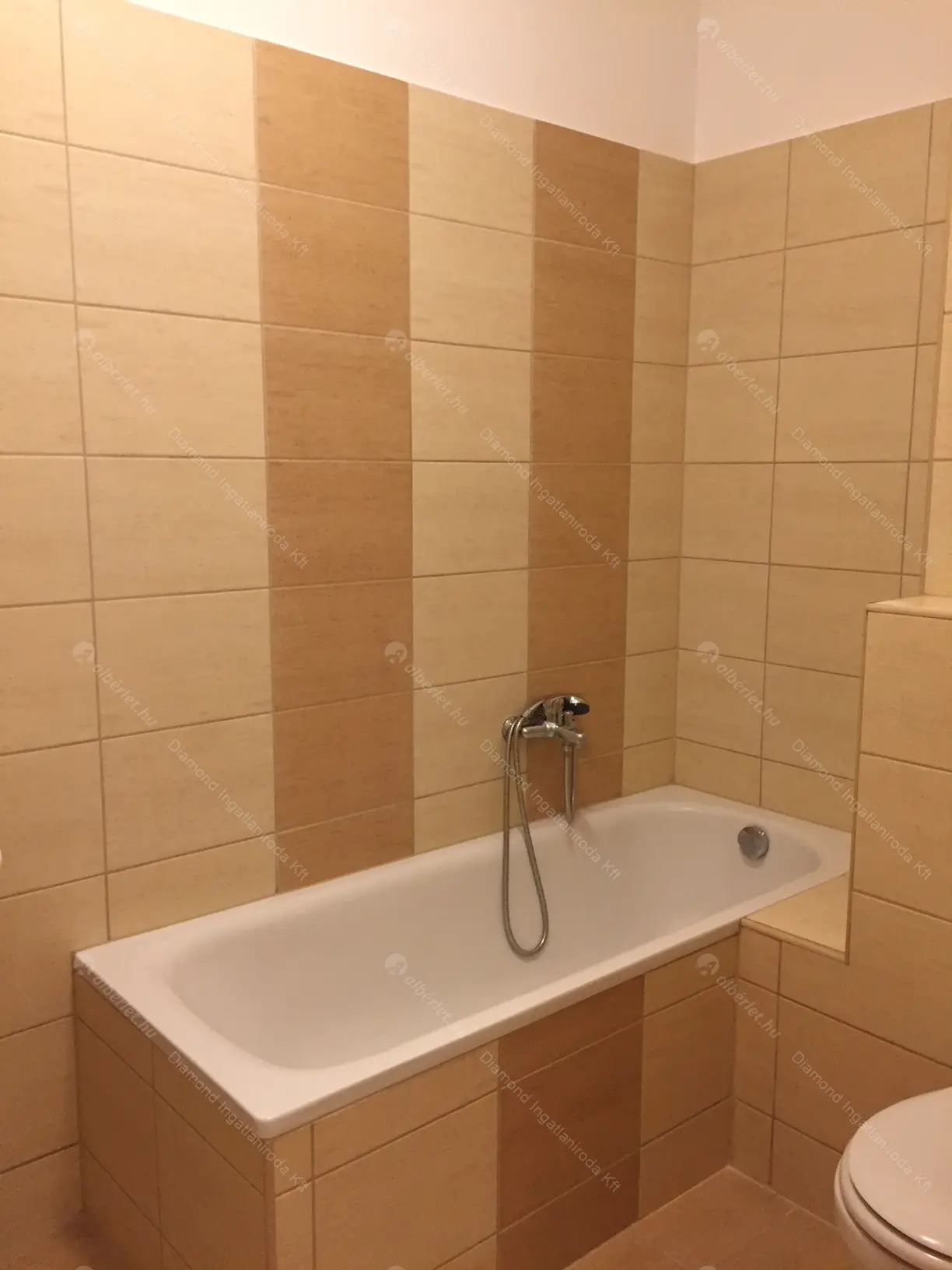 Kiadó albérlet 234000 Ft/hó áron: Budapest, VIII. kerület  Mátyás tér. Mérete: 51 nm, 1 szobás | Alberlet.hu - 6598864