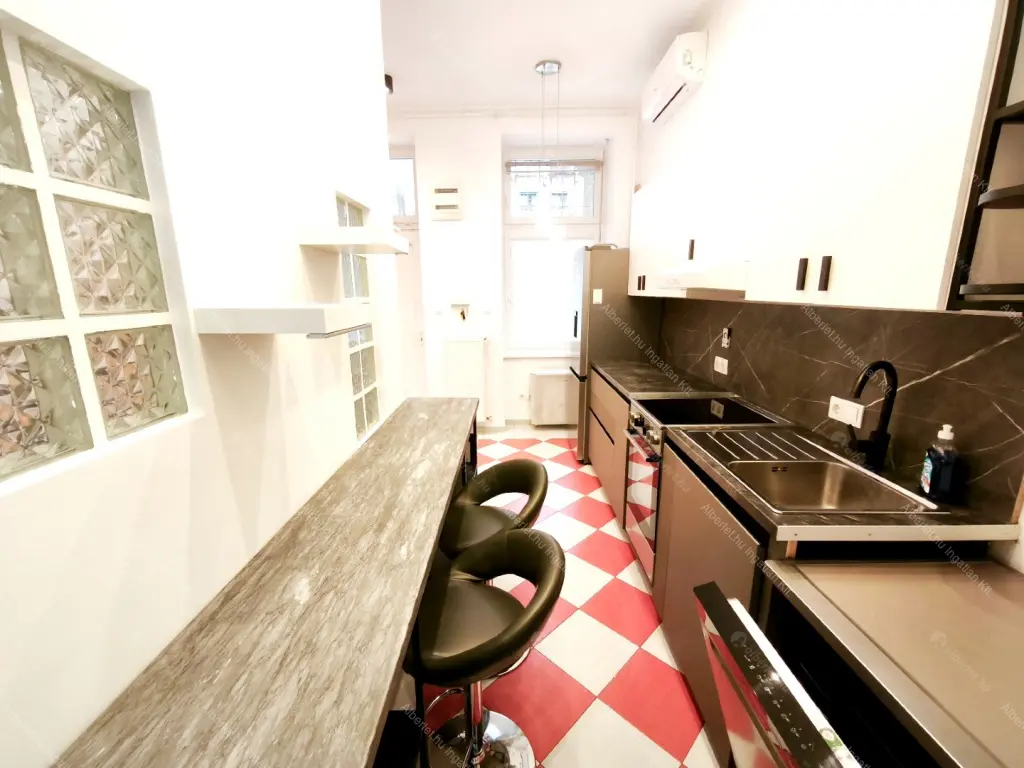 Kiadó albérlet 260000 Ft/hó áron: Budapest, VIII. kerület  Nagy Fuvaros utca. Mérete: 49 nm, 2 szobás | Alberlet.hu - 6697475