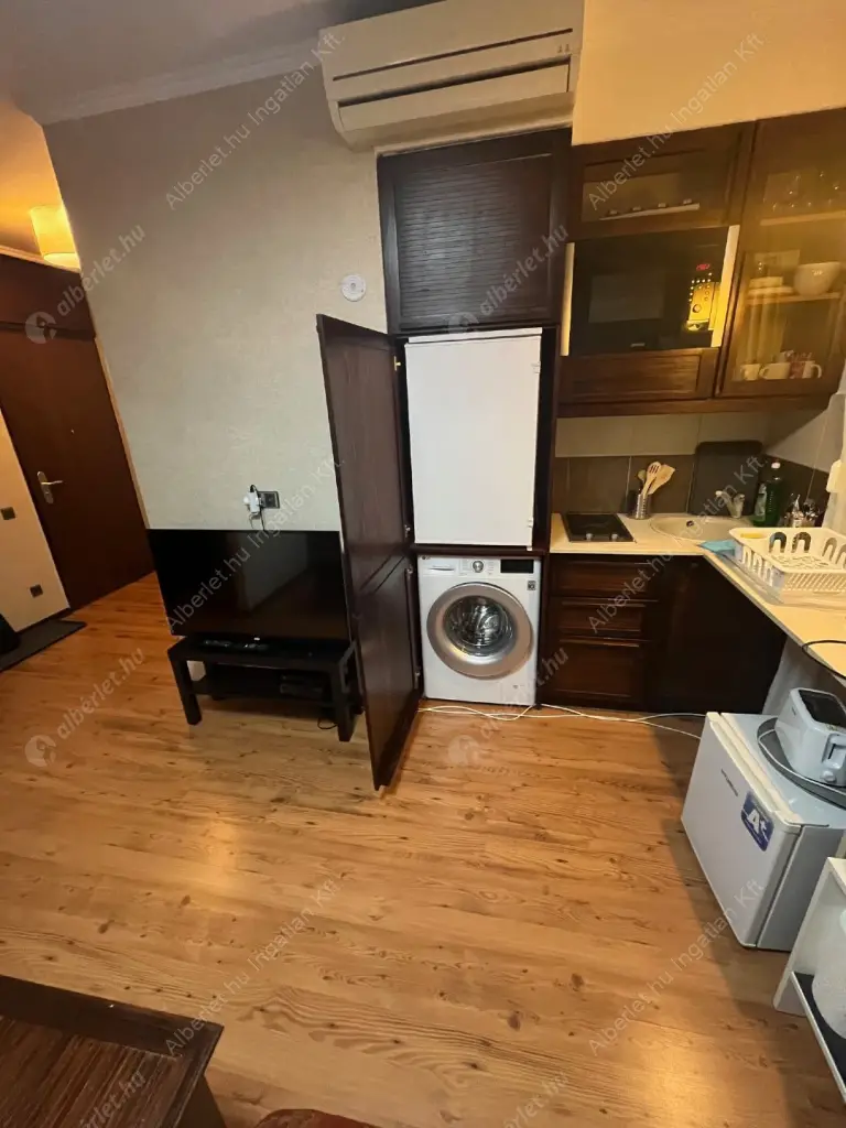 Kiadó albérlet 280000 Ft/hó áron: Budapest, VIII. kerület  Nagy Templom utca. Mérete: 41 nm, 1 szobás | Alberlet.hu - 6589373