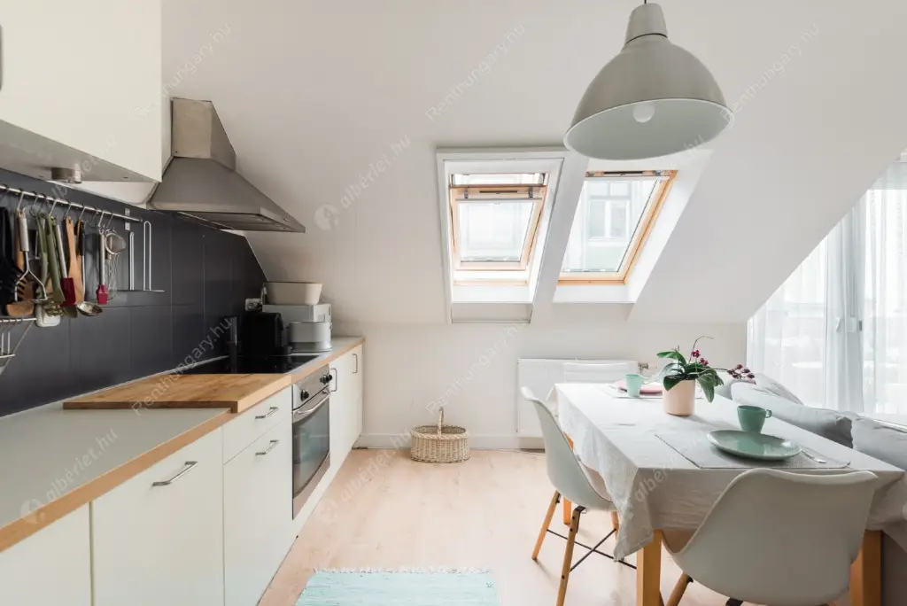 Kiadó albérlet 350000 Ft/hó áron: Budapest, VIII. kerület  Nap utca. Mérete: 62 nm, 2 szobás | Alberlet.hu - 6524313