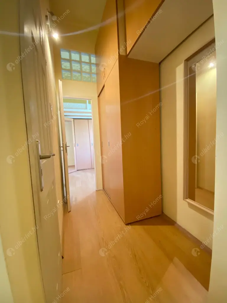 Kiadó albérlet 210000 Ft/hó áron: Budapest, VIII. kerület  Német utca. Mérete: 40 nm, 1 szobás | Alberlet.hu - 5314410