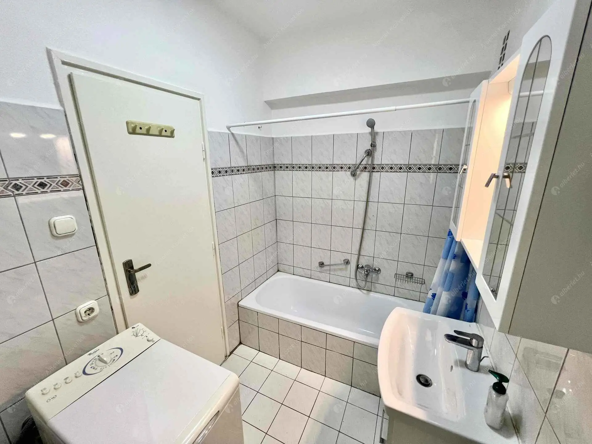 Kiadó albérlet 200000 Ft/hó áron: Budapest, VIII. kerület  Népszínház utca. Mérete: 53 nm, 2 szobás | Alberlet.hu - 6543766