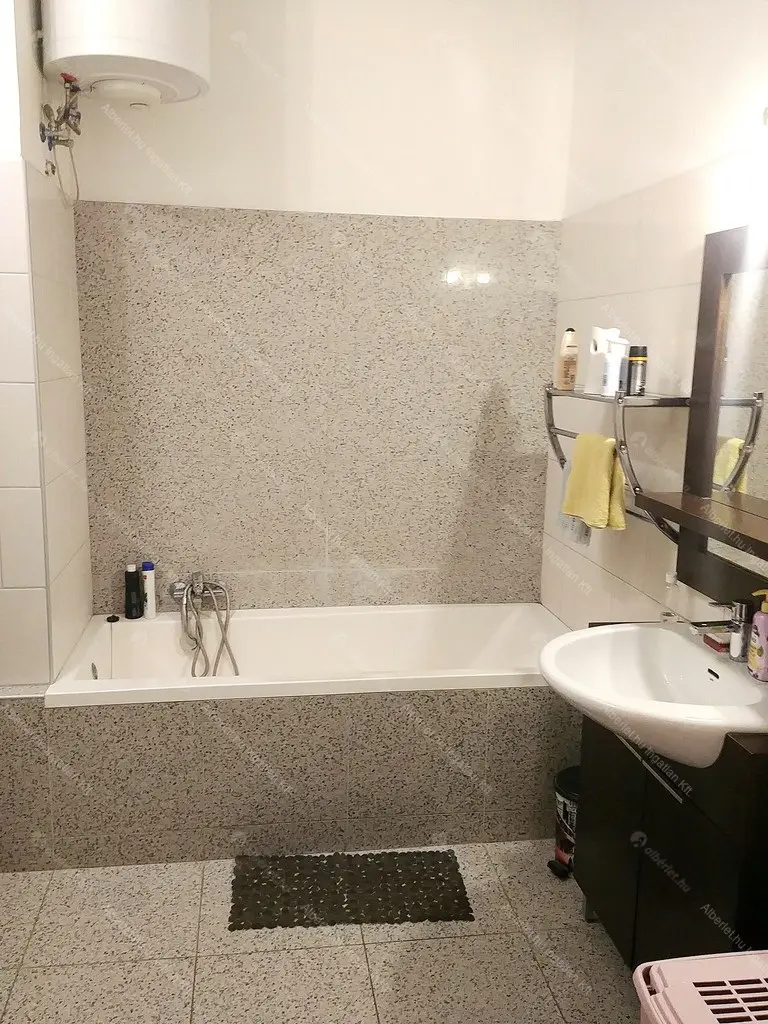 Kiadó albérlet 250000 Ft/hó áron: Budapest, VIII. kerület  Népszínház utca. Mérete: 85 nm, 2 szobás | Alberlet.hu - 6690013