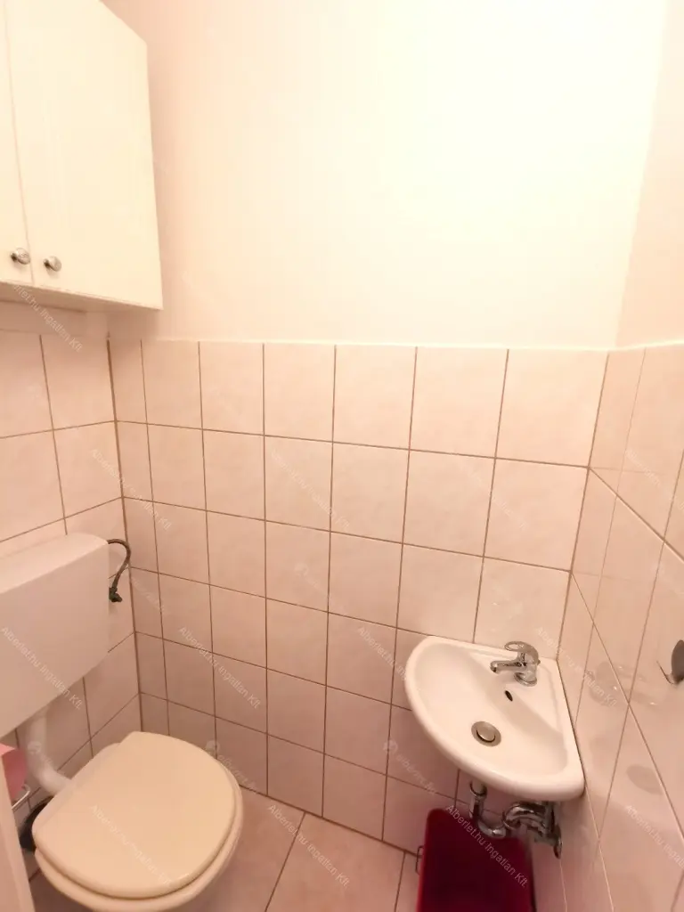 Kiadó albérlet 200000 Ft/hó áron: Budapest, VIII. kerület  Orczy tér. Mérete: 35 nm, 1 szobás | Alberlet.hu - 6705407