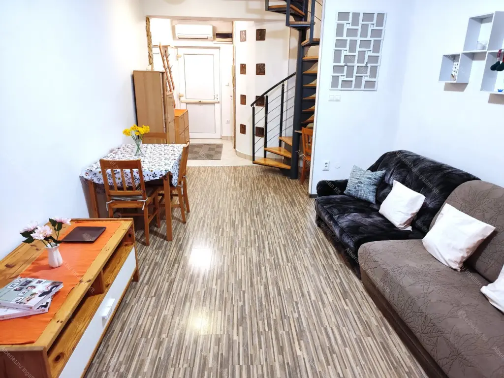 Kiadó albérlet 300000 Ft/hó áron: Budapest, VIII. kerület  Orczy tér. Mérete: 68 nm, 3 szobás | Alberlet.hu - 6653236