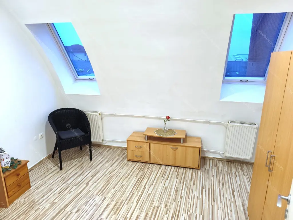 Kiadó albérlet 300000 Ft/hó áron: Budapest, VIII. kerület  Orczy tér. Mérete: 68 nm, 3 szobás | Alberlet.hu - 6653240