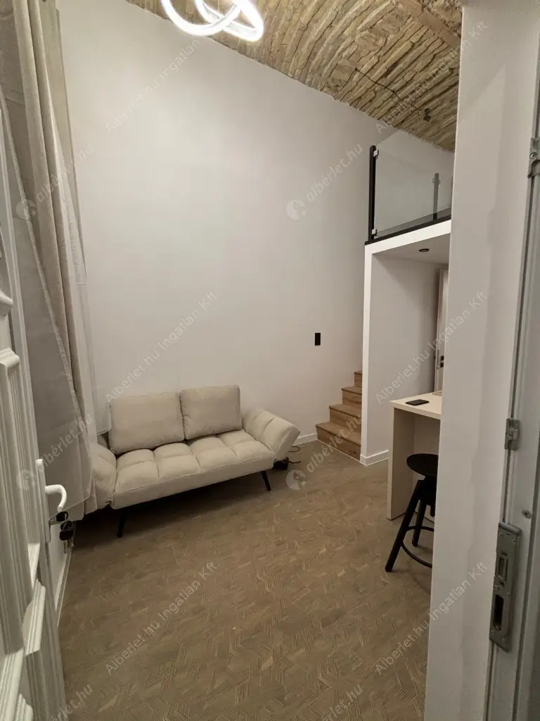 Kiadó albérlet 200000 Ft/hó áron: Budapest, VIII. kerület  Puskin utca. Mérete: 31 nm, 1 szobás | Alberlet.hu - 6588993