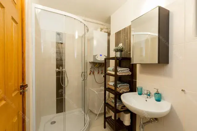 Kiadó albérlet 530000 Ft/hó áron: Budapest, VIII. kerület  Rákóczi út. Mérete: 120 nm, 5 szobás | Alberlet.hu - 6664919