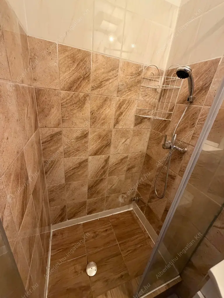 Kiadó albérlet 180000 Ft/hó áron: Budapest, VIII. kerület  Rákóczi út. Mérete: 15 nm, 2 szobás | Alberlet.hu - 6606818