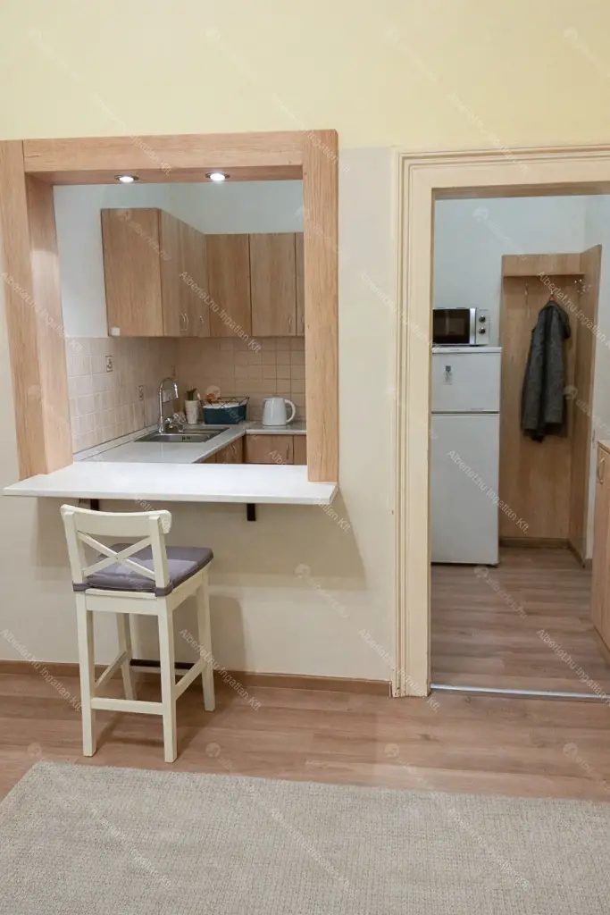 Kiadó albérlet 200000 Ft/hó áron: Budapest, VIII. kerület  Rákóczi út. Mérete: 31 nm, 1 szobás | Alberlet.hu - 6658983