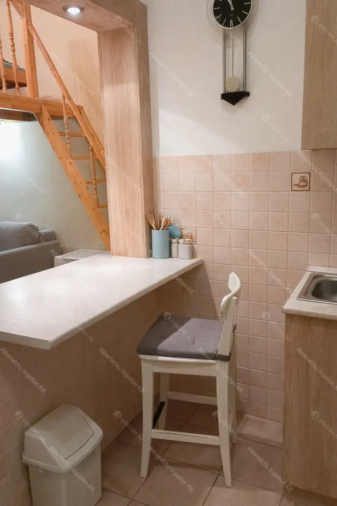 Kiadó albérlet 200000 Ft/hó áron: Budapest, VIII. kerület  Rákóczi út. Mérete: 31 nm, 1 szobás | Alberlet.hu - 6658984