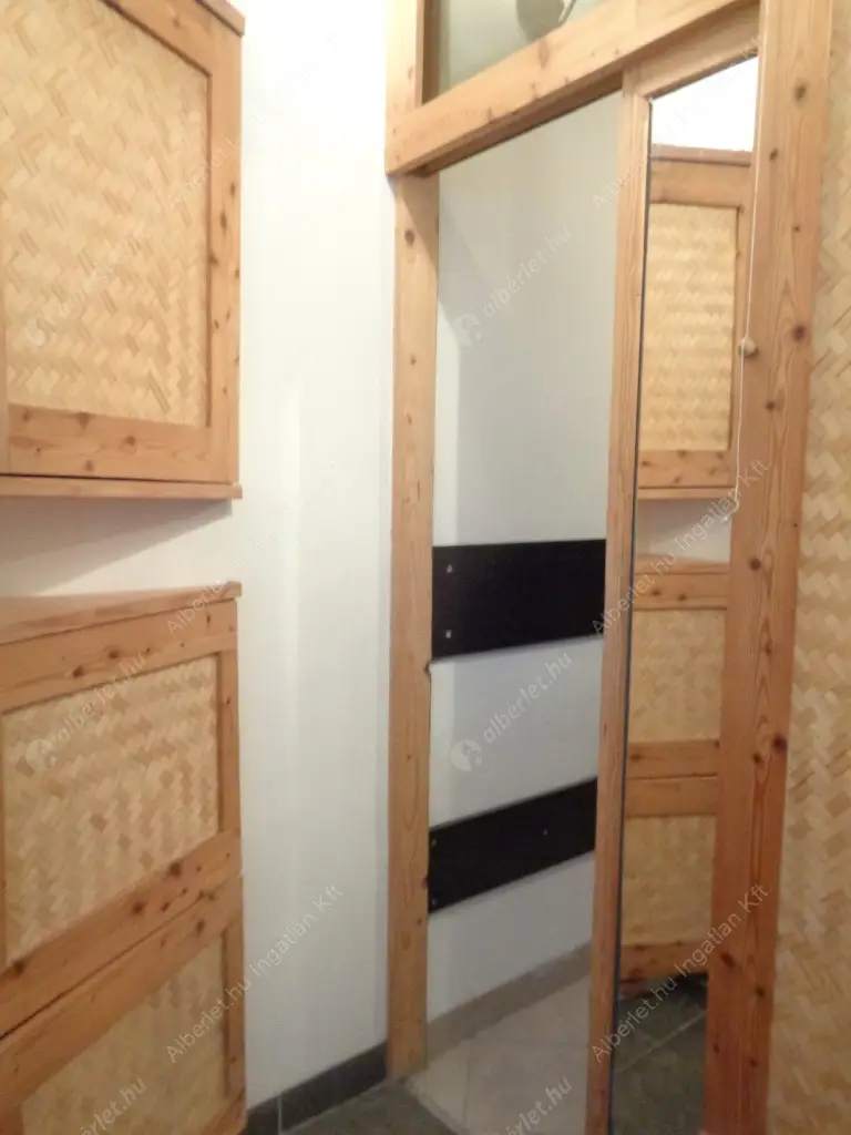 Kiadó albérlet 198000 Ft/hó áron: Budapest, VIII. kerület  Rákóczi út. Mérete: 40 nm, 1 szobás | Alberlet.hu - 6591383