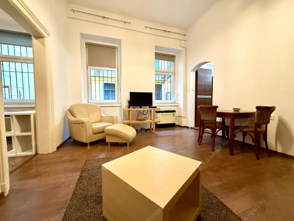 Kiadó albérlet 220000 Ft/hó áron: Budapest, VIII. kerület  Rákóczi út. Mérete: 42 nm, 2 szobás | Alberlet.hu - 6594165