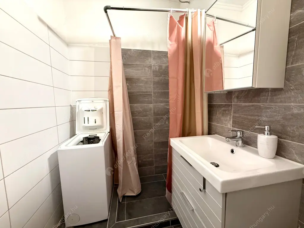 Kiadó albérlet 200000 Ft/hó áron: Budapest, VIII. kerület  Rákóczi út. Mérete: 42 nm, 2 szobás | Alberlet.hu - 6622312