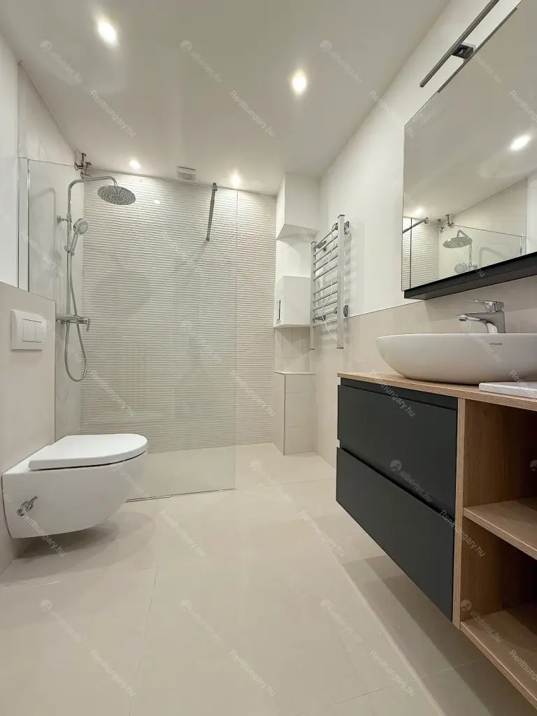 Kiadó albérlet 290000 Ft/hó áron: Budapest, VIII. kerület  Rákóczi út. Mérete: 75 nm, 2 szobás | Alberlet.hu - 6657283