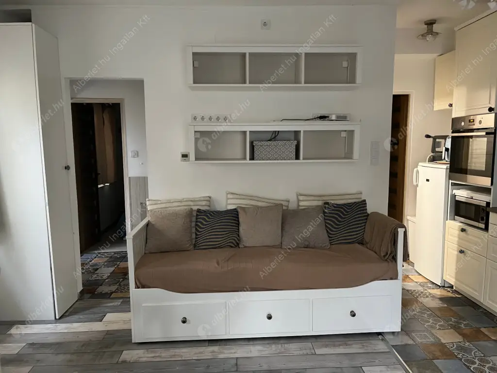 Kiadó albérlet 225000 Ft/hó áron: Budapest, VIII. kerület  Rökk Szilárd utca. Mérete: 40 nm, 2 szobás | Alberlet.hu - 6607725