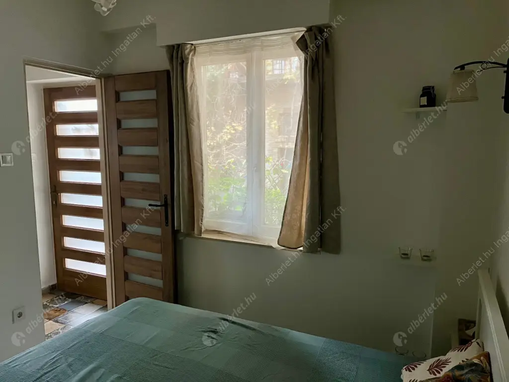 Kiadó albérlet 225000 Ft/hó áron: Budapest, VIII. kerület  Rökk Szilárd utca. Mérete: 40 nm, 2 szobás | Alberlet.hu - 6607726