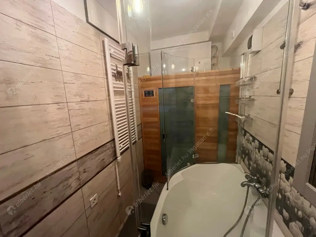 Kiadó albérlet 225000 Ft/hó áron: Budapest, VIII. kerület  Rökk Szilárd utca. Mérete: 40 nm, 2 szobás | Alberlet.hu - 6607729