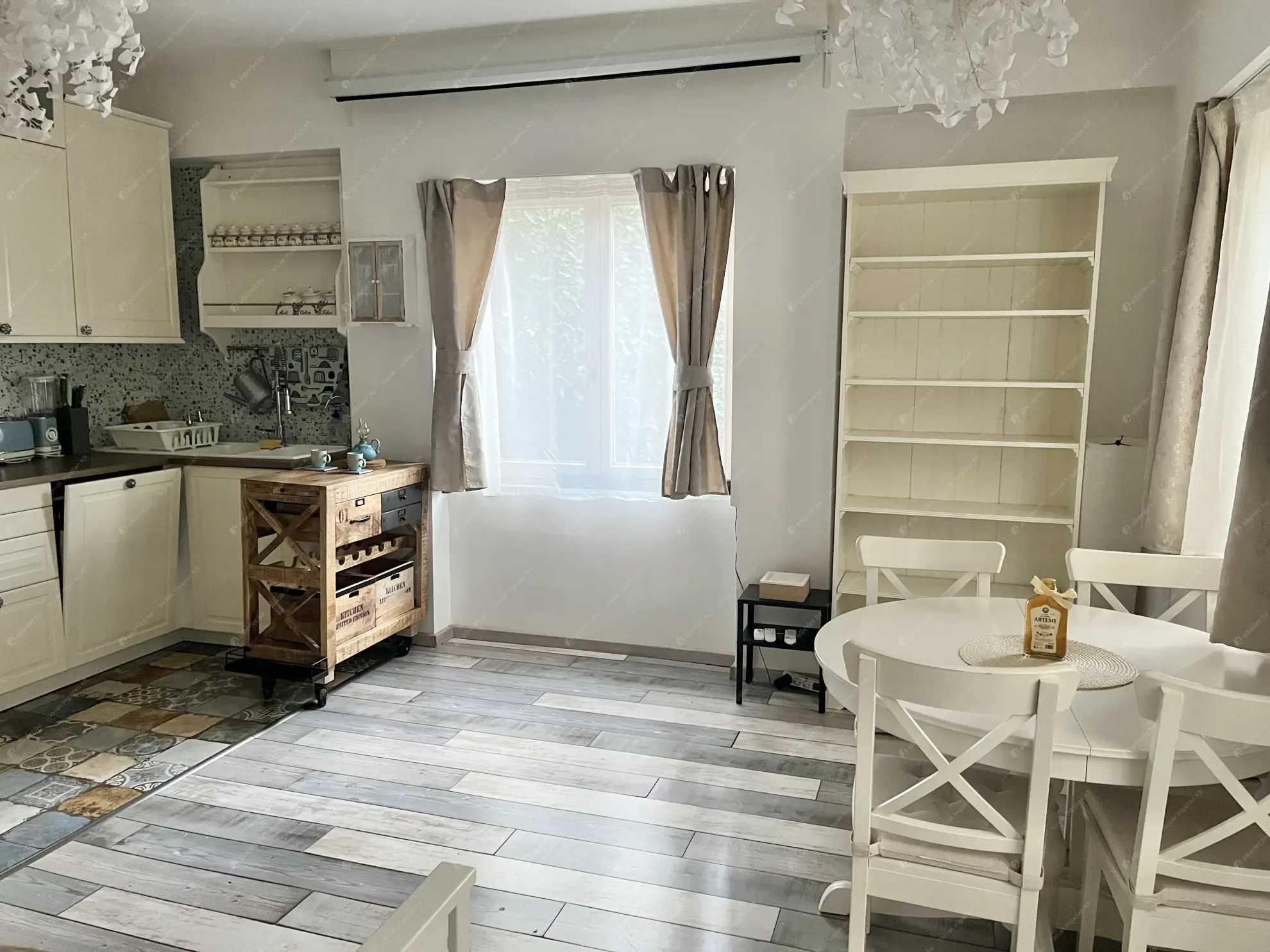 Kiadó albérlet 225000 Ft/hó áron: Budapest, VIII. kerület  Rökk Szilárd utca. Mérete: 40 nm, 2 szobás | Alberlet.hu - 6603850