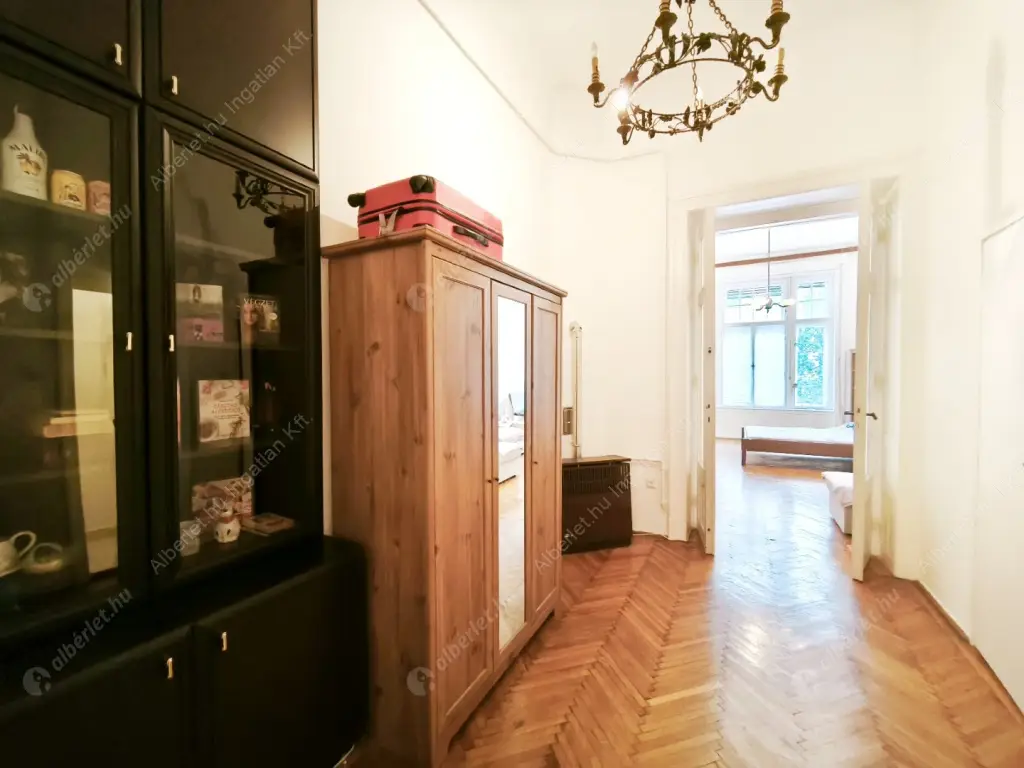 Kiadó albérlet 175000 Ft/hó áron: Budapest, VIII. kerület  Somogyi Béla utca. Mérete: 47 nm, 1 szobás | Alberlet.hu - 6560008