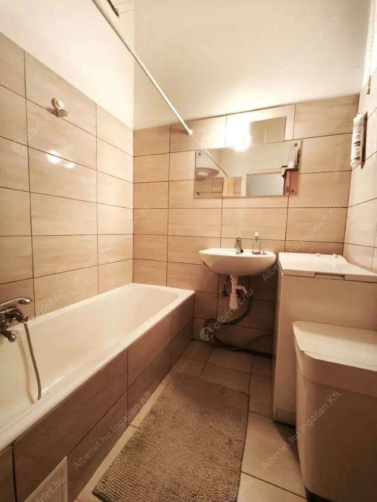 Kiadó albérlet 175000 Ft/hó áron: Budapest, VIII. kerület  Somogyi Béla utca. Mérete: 47 nm, 1 szobás | Alberlet.hu - 6560016