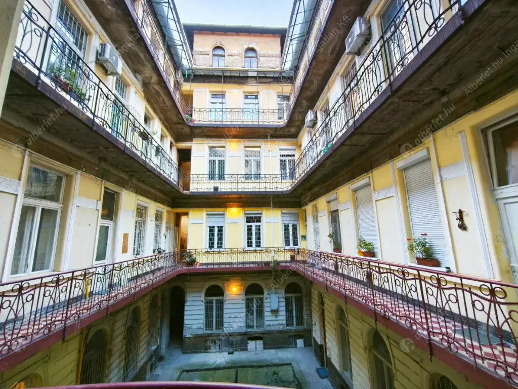 Kiadó albérlet 175000 Ft/hó áron: Budapest, VIII. kerület  Somogyi Béla utca. Mérete: 47 nm, 1 szobás | Alberlet.hu - 6560017