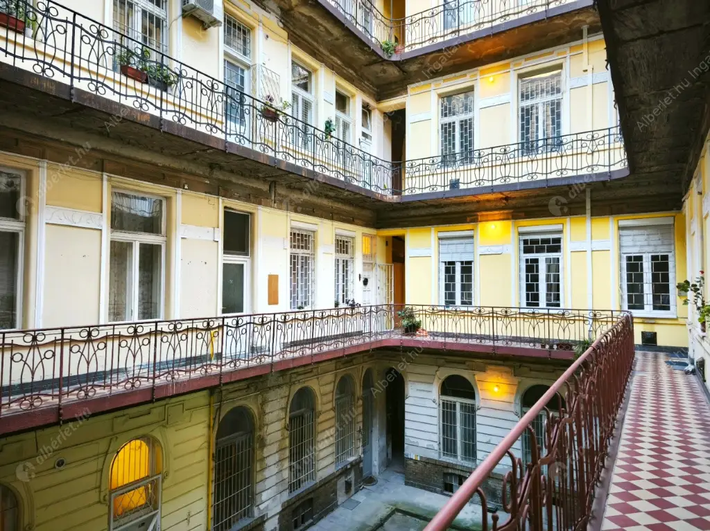 Kiadó albérlet 175000 Ft/hó áron: Budapest, VIII. kerület  Somogyi Béla utca. Mérete: 47 nm, 1 szobás | Alberlet.hu - 6560018