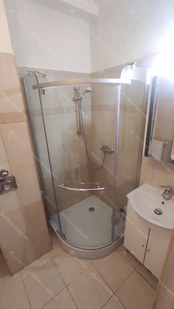 Kiadó albérlet 200000 Ft/hó áron: Budapest, VIII. kerület  Somogyi Béla utca. Mérete: 50 nm, 2 szobás | Alberlet.hu - 6699777