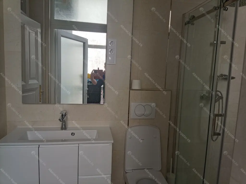 Kiadó albérlet 210000 Ft/hó áron: Budapest, VIII. kerület  Szentkirályi utca. Mérete: 32 nm, 1 szobás | Alberlet.hu - 6698609