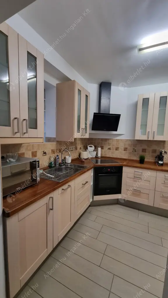 Kiadó albérlet 300000 Ft/hó áron: Budapest, VIII. kerület  Szentkirályi utca. Mérete: 67 nm, 2 szobás | Alberlet.hu - 6569455