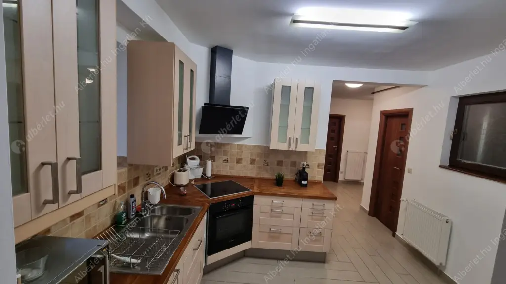 Kiadó albérlet 300000 Ft/hó áron: Budapest, VIII. kerület  Szentkirályi utca. Mérete: 67 nm, 2 szobás | Alberlet.hu - 6569460