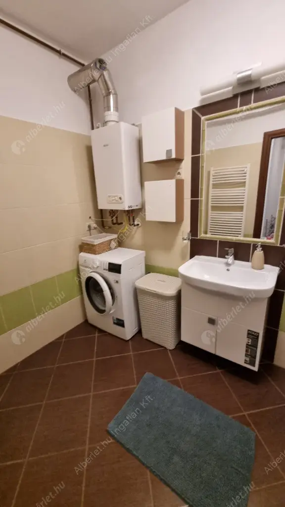 Kiadó albérlet 300000 Ft/hó áron: Budapest, VIII. kerület  Szentkirályi utca. Mérete: 67 nm, 2 szobás | Alberlet.hu - 6569465