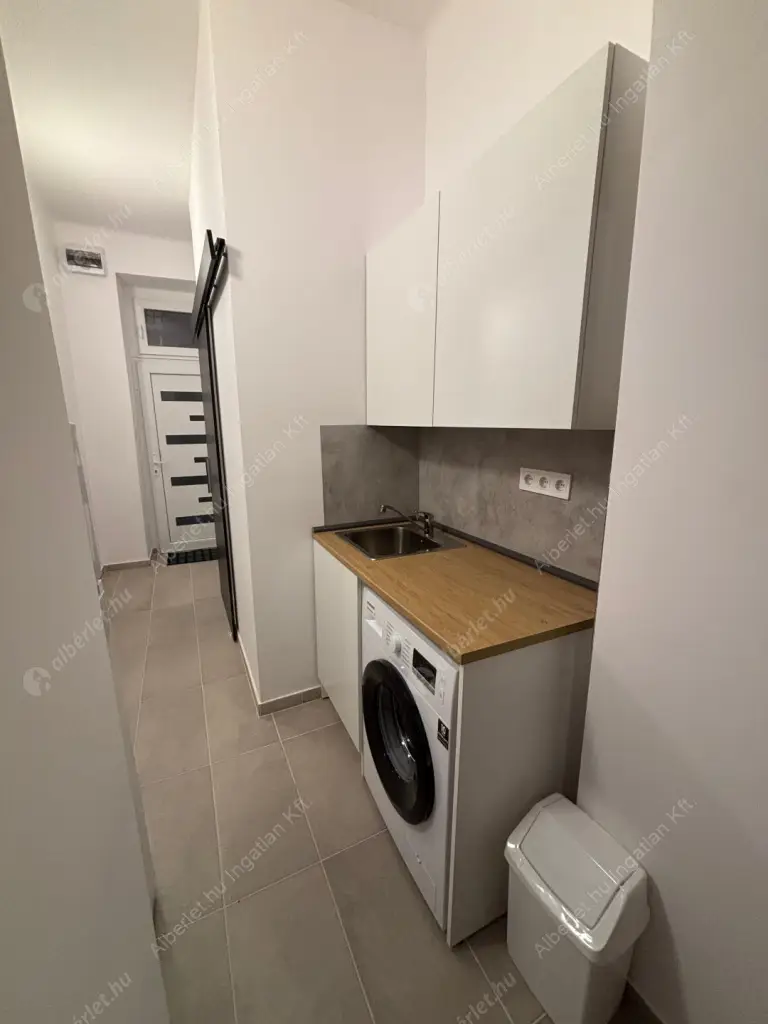 Kiadó albérlet 180000 Ft/hó áron: Budapest, VIII. kerület  Szerdahelyi utca. Mérete: 22 nm, 1 szobás | Alberlet.hu - 6598751