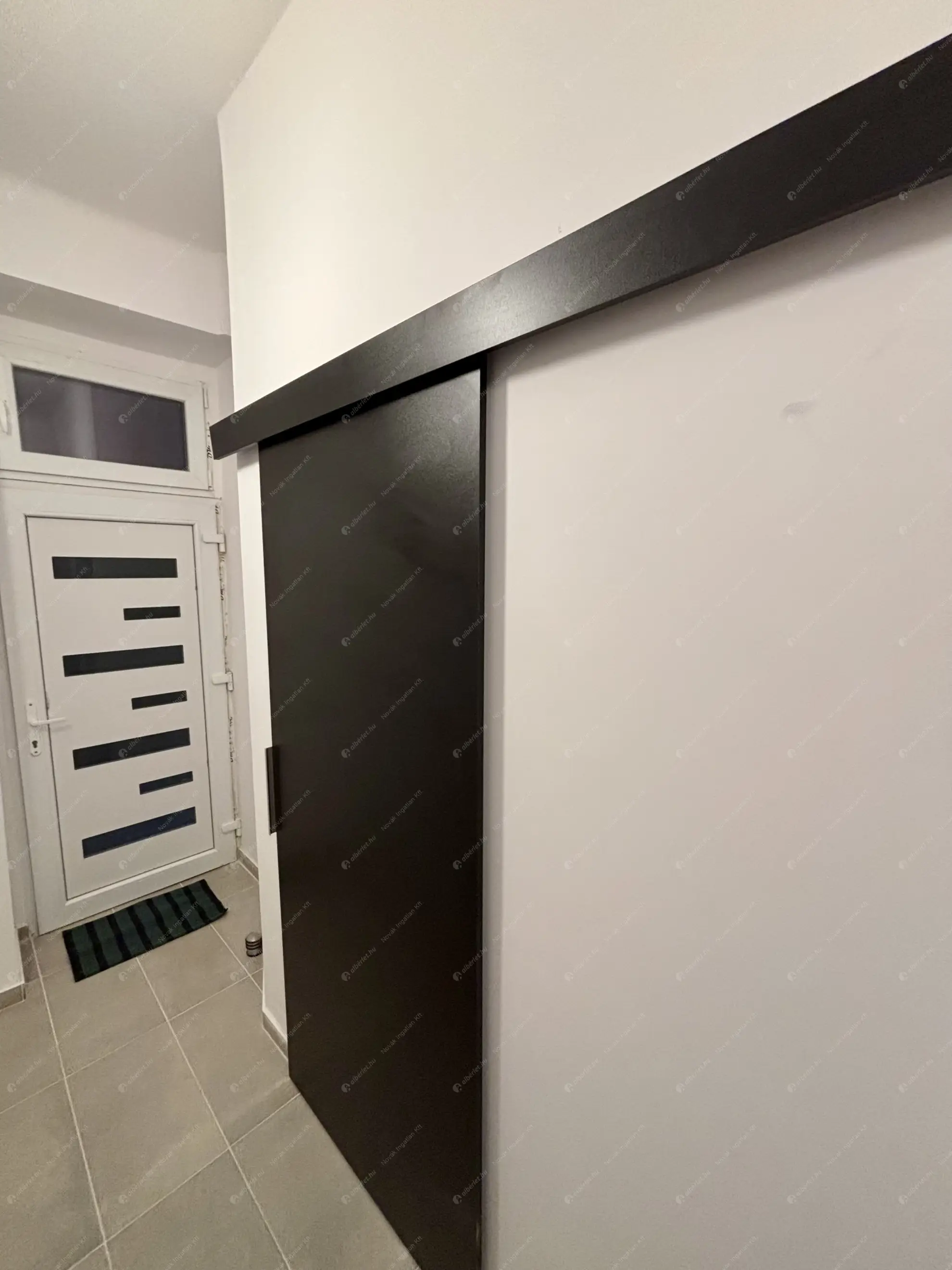 Kiadó albérlet 210000 Ft/hó áron: Budapest, VIII. kerület  Szerdahelyi utca. Mérete: 22 nm, 1 szobás | Alberlet.hu - 6579517