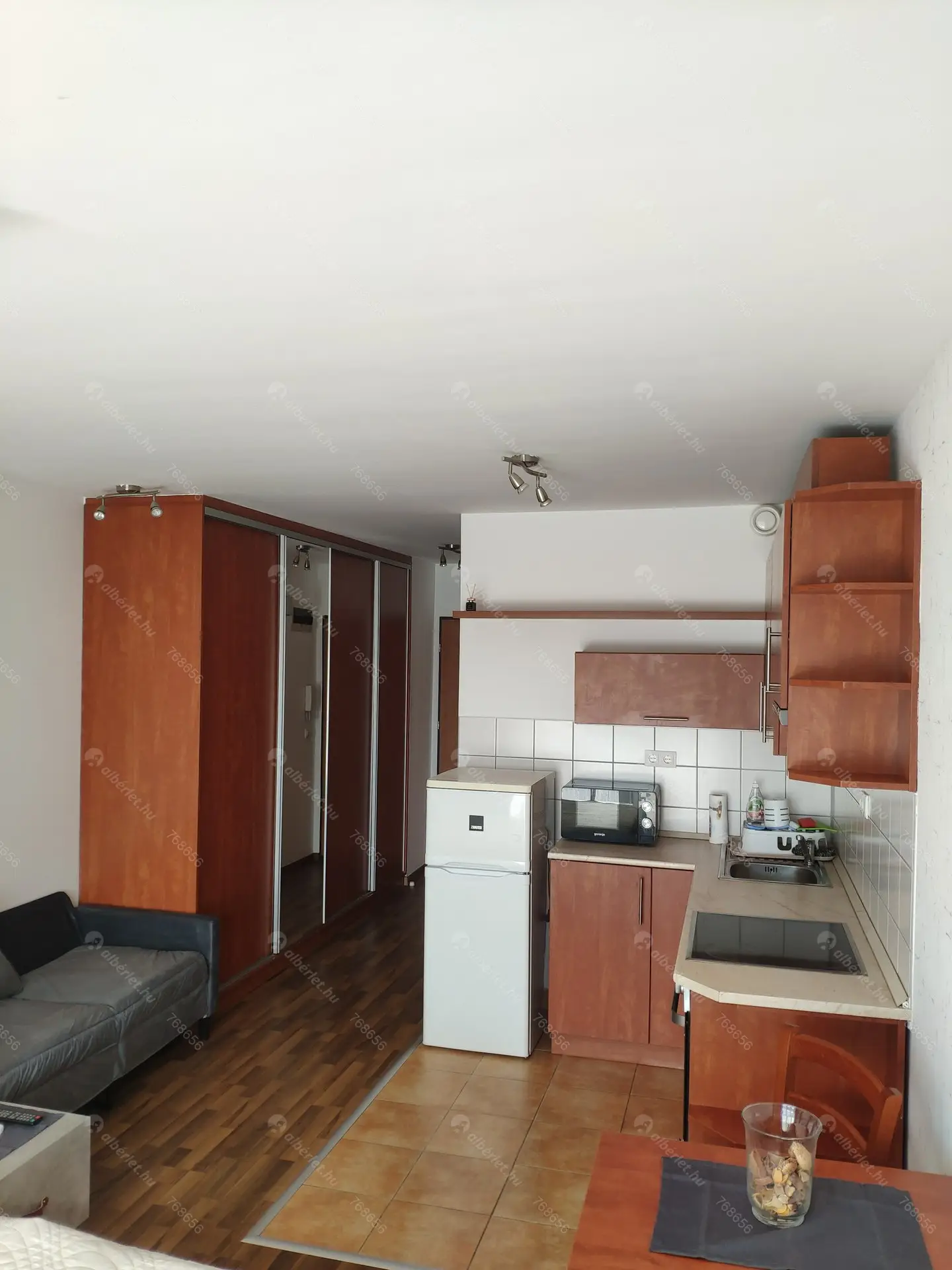 Kiadó albérlet 170000 Ft/hó áron: Budapest, VIII. kerület  Szerdahelyi utca. Mérete: 36 nm, 1 szobás | Alberlet.hu - 6544274