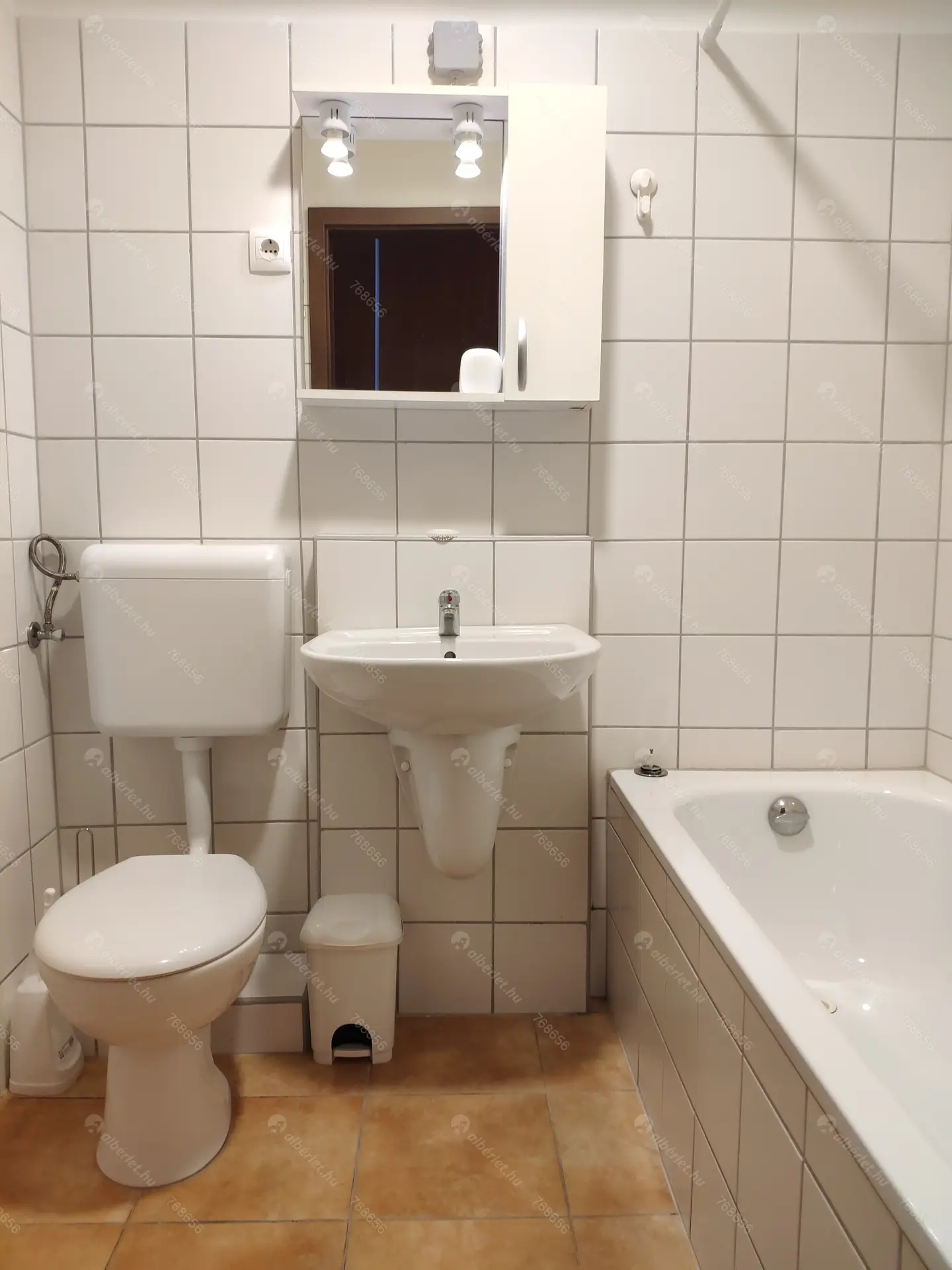 Kiadó albérlet 170000 Ft/hó áron: Budapest, VIII. kerület  Szerdahelyi utca. Mérete: 36 nm, 1 szobás | Alberlet.hu - 6544276