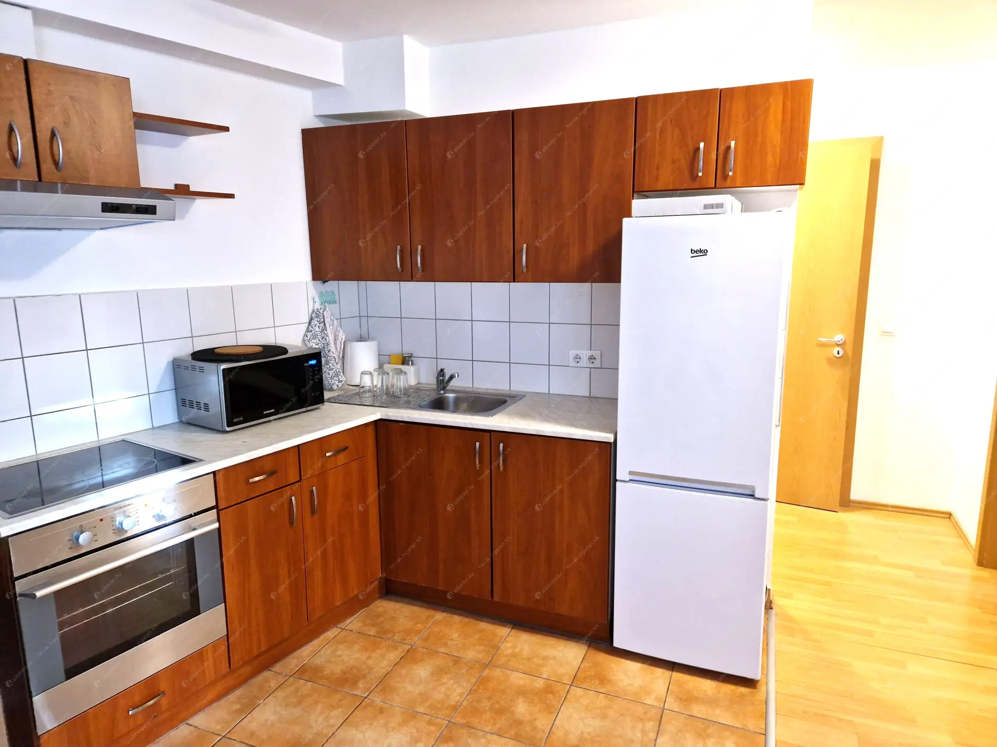 Kiadó albérlet 250000 Ft/hó áron: Budapest, VIII. kerület  Szerdahelyi utca. Mérete: 43 nm, 2 szobás | Alberlet.hu - 6620755