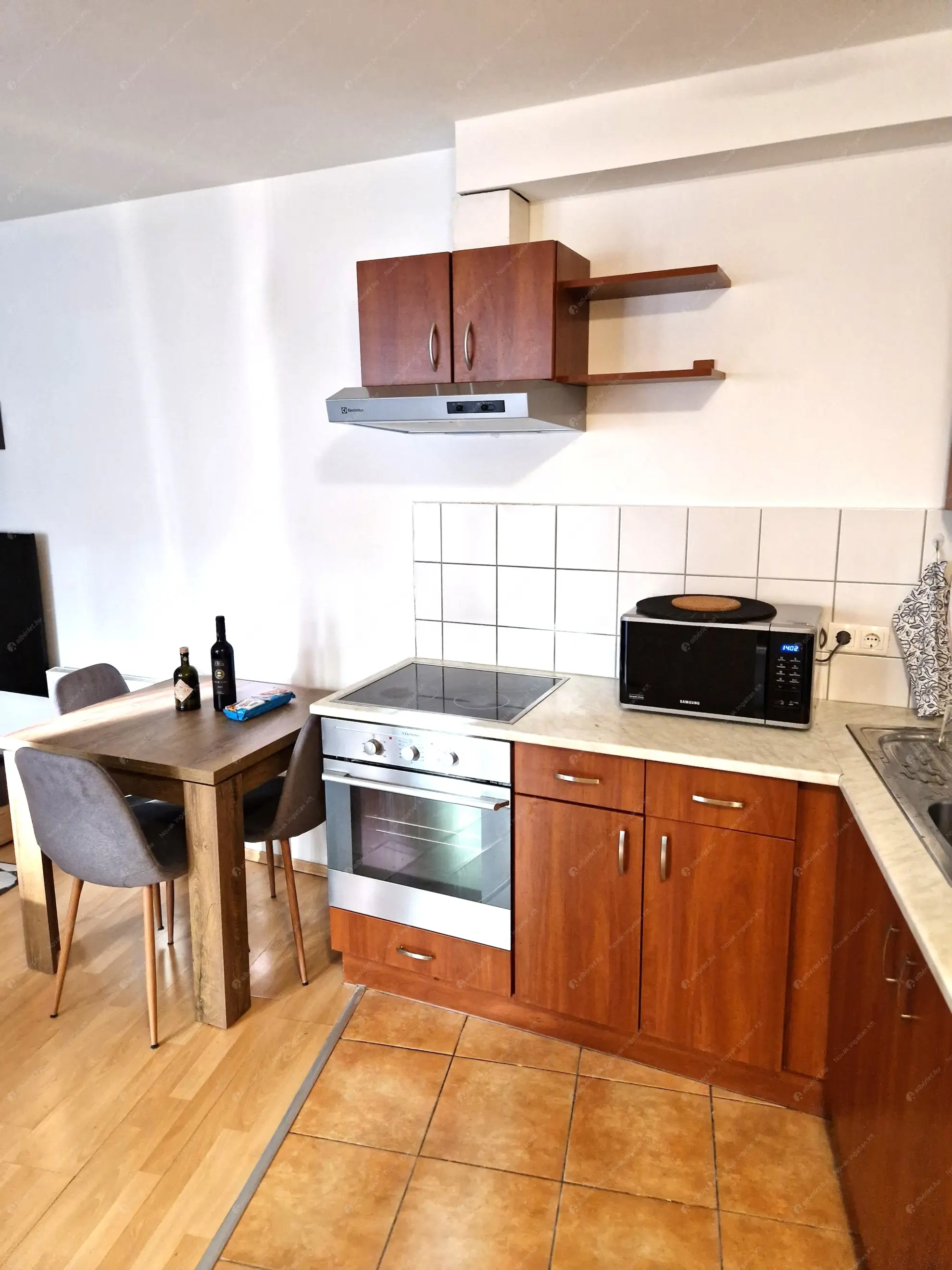 Kiadó albérlet 250000 Ft/hó áron: Budapest, VIII. kerület  Szerdahelyi utca. Mérete: 43 nm, 2 szobás | Alberlet.hu - 6620756