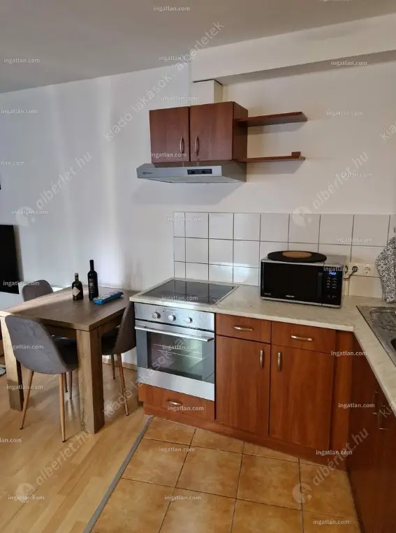 Kiadó albérlet 250000 Ft/hó áron: Budapest, VIII. kerület  Szerdahelyi utca. Mérete: 43 nm, 2 szobás | Alberlet.hu - 6632747