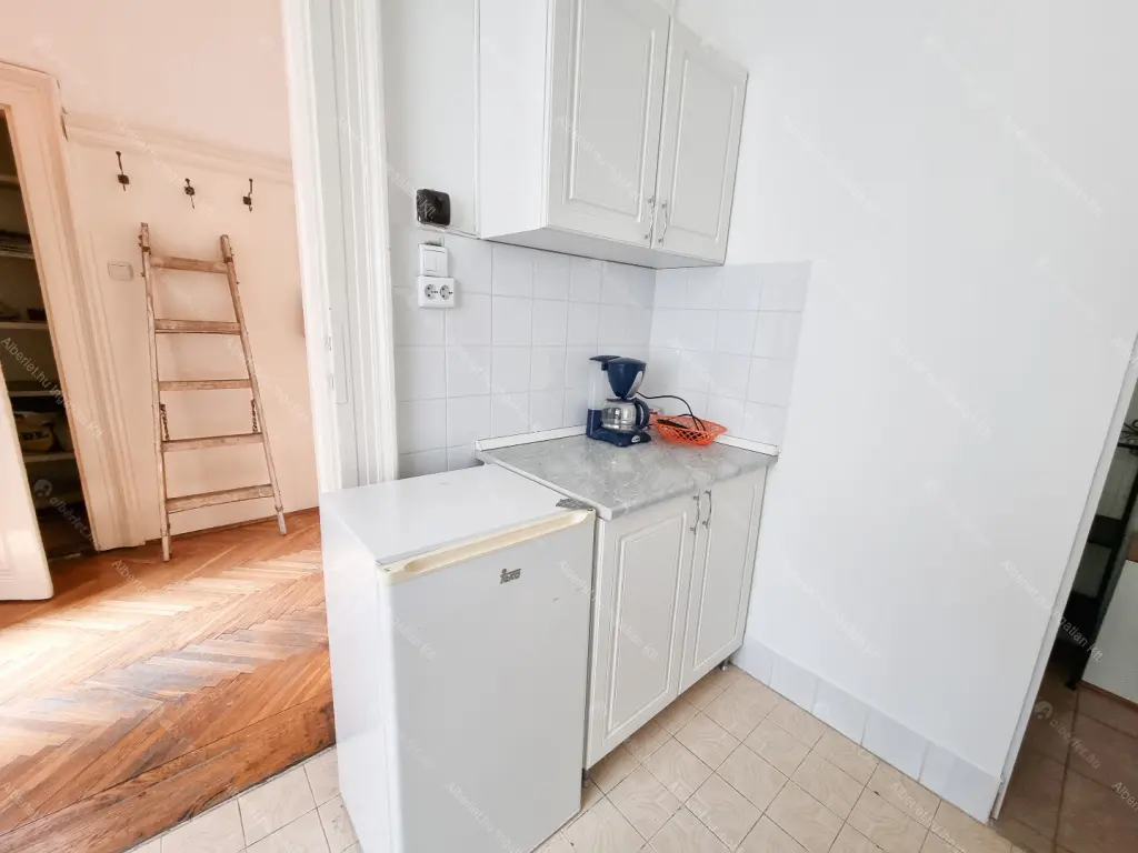 Kiadó albérlet 220000 Ft/hó áron: Budapest, VIII. kerület  Teleki László tér. Mérete: 55 nm, 2 szobás | Alberlet.hu - 6695861