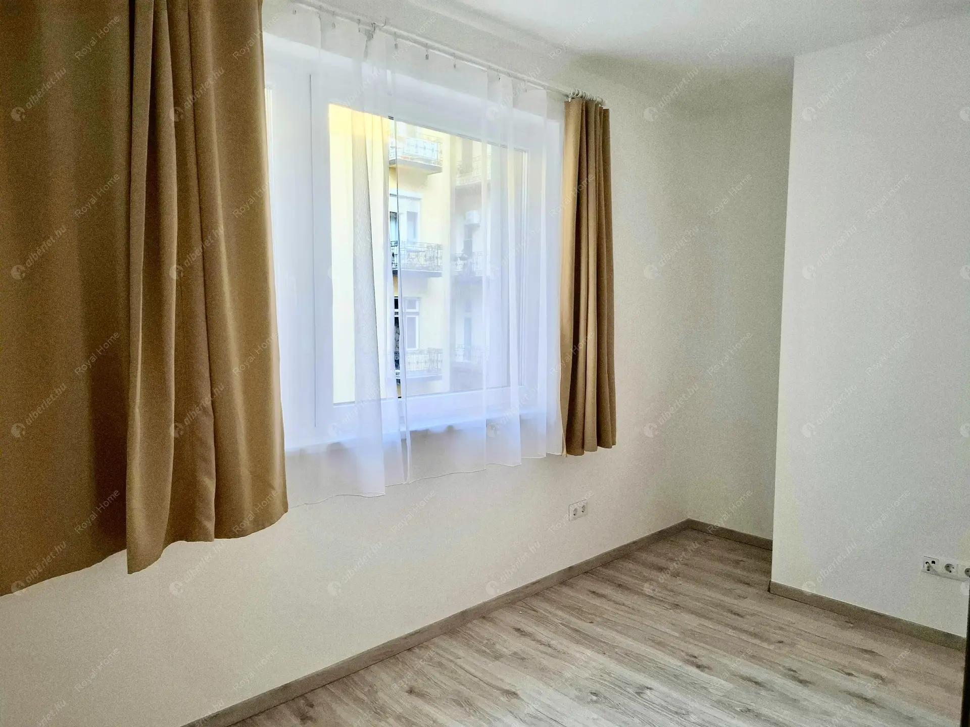 Kiadó albérlet 220000 Ft/hó áron: Budapest, VIII. kerület  Tolnai Lajos utca. Mérete: 40 nm, 1 szobás | Alberlet.hu - 6539810