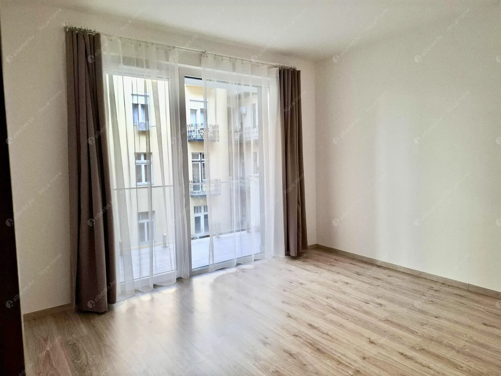 Kiadó albérlet 220000 Ft/hó áron: Budapest, VIII. kerület  Tolnai Lajos utca. Mérete: 40 nm, 1 szobás | Alberlet.hu - 6539814