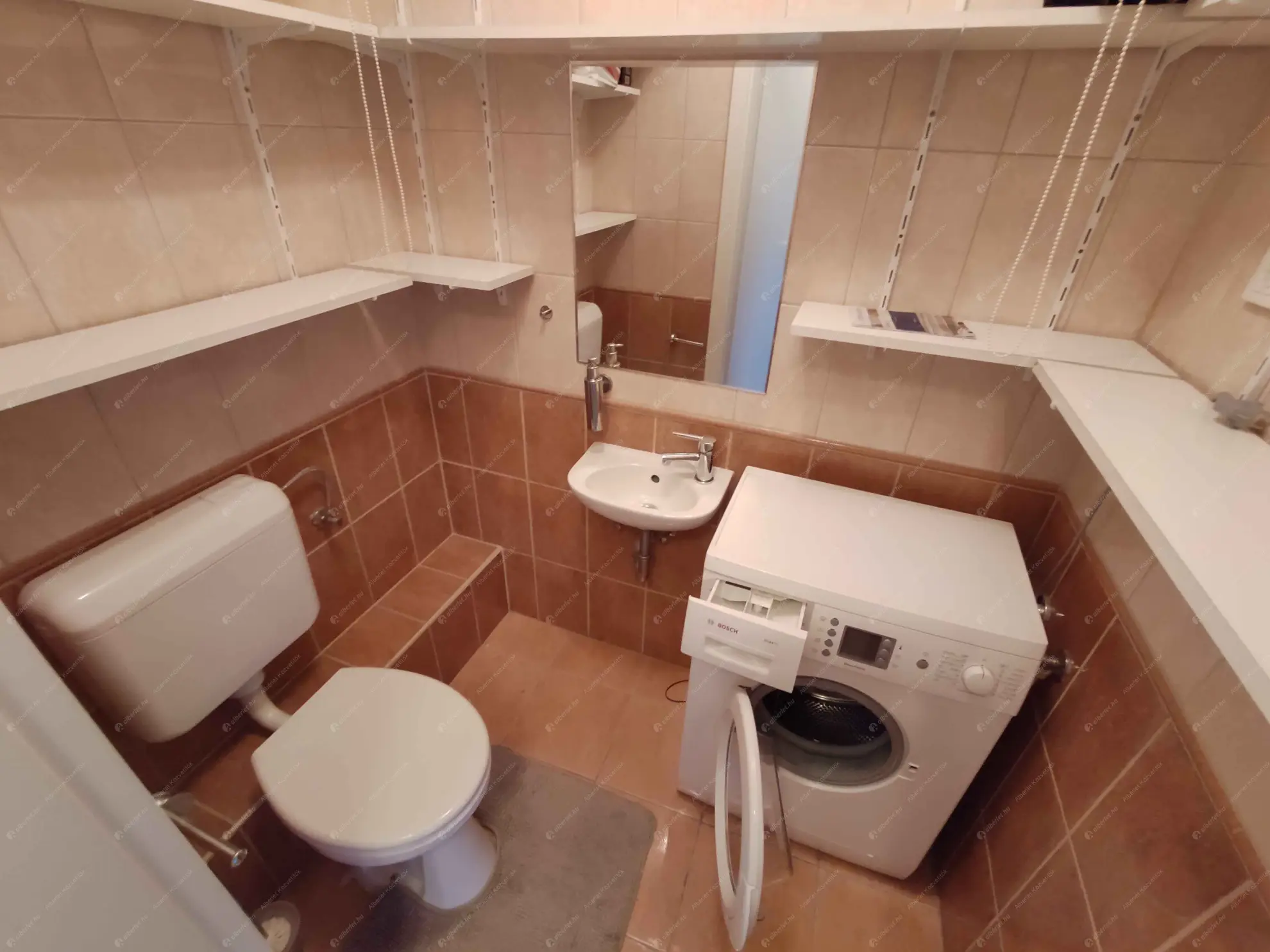 Kiadó albérlet 245000 Ft/hó áron: Budapest, VIII. kerület  Tolnai Lajos utca. Mérete: 43 nm, 2 szobás | Alberlet.hu - 6625498