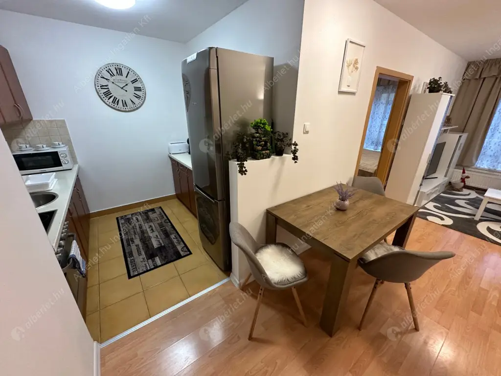 Kiadó albérlet 340000 Ft/hó áron: Budapest, VIII. kerület  Tolnai Lajos utca. Mérete: 50 nm, 2 szobás | Alberlet.hu - 6637011