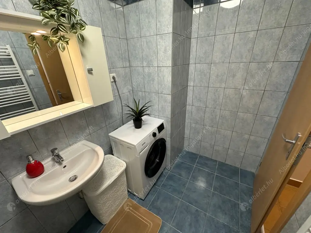 Kiadó albérlet 340000 Ft/hó áron: Budapest, VIII. kerület  Tolnai Lajos utca. Mérete: 50 nm, 2 szobás | Alberlet.hu - 6637022